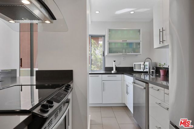 7250 Franklin Avenue 414, Los Angeles, CA 90046