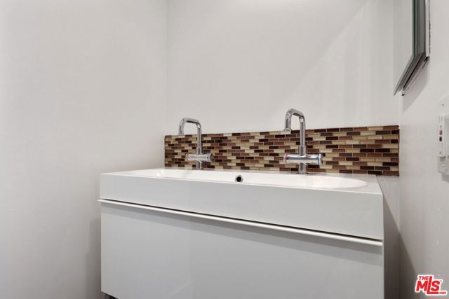 7250 Franklin Avenue 414, Los Angeles, CA 90046