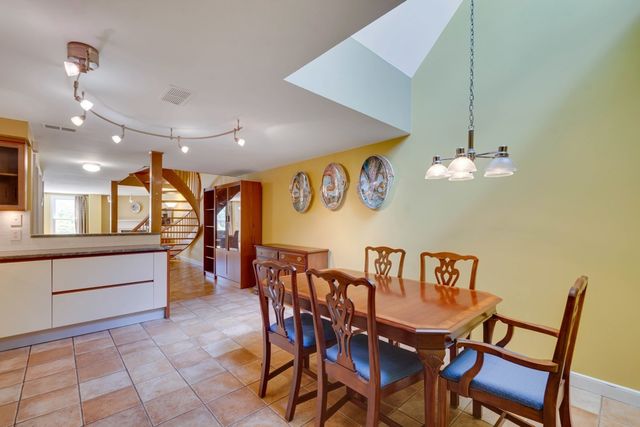 75 Page Road 16, Bedford, MA 01730