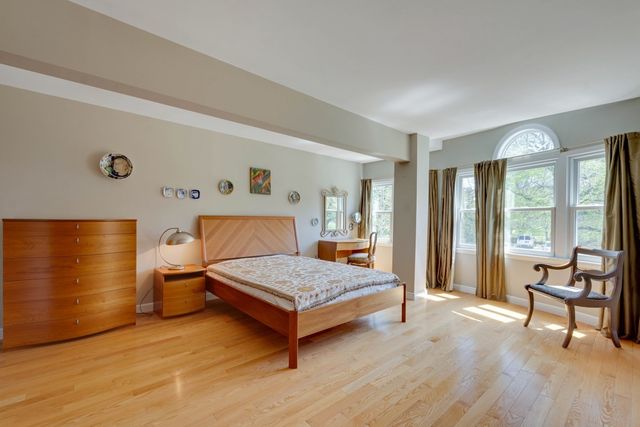 75 Page Road 16, Bedford, MA 01730
