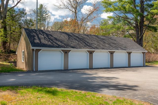 75 Page Road 16, Bedford, MA 01730
