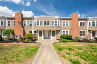 75 Page Road 16, Bedford, MA 01730