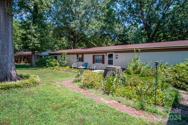 4537 Sunrise Beach Road, Catawba, NC 28609