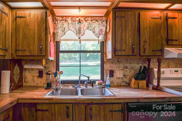4537 Sunrise Beach Road, Catawba, NC 28609