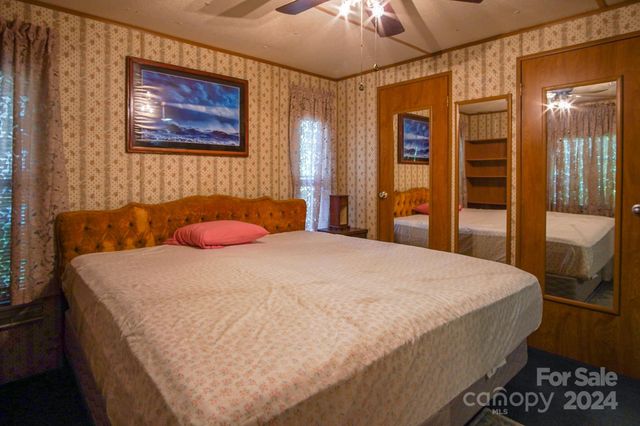 4537 Sunrise Beach Road, Catawba, NC 28609