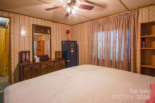 4537 Sunrise Beach Road, Catawba, NC 28609