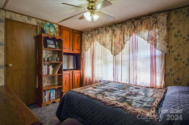 4537 Sunrise Beach Road, Catawba, NC 28609