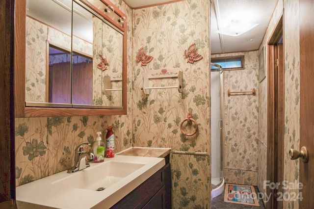 4537 Sunrise Beach Road, Catawba, NC 28609