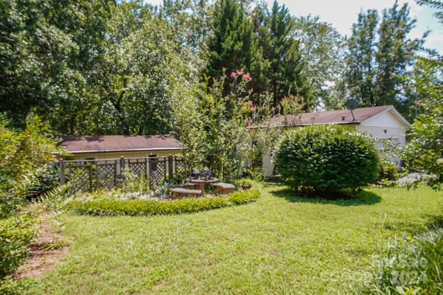4537 Sunrise Beach Road, Catawba, NC 28609