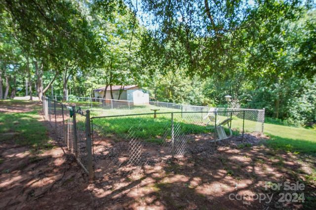 4537 Sunrise Beach Road, Catawba, NC 28609