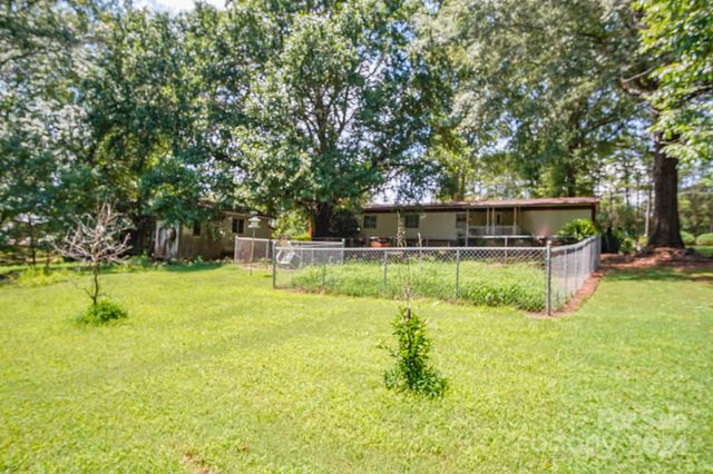 4537 Sunrise Beach Road, Catawba, NC 28609