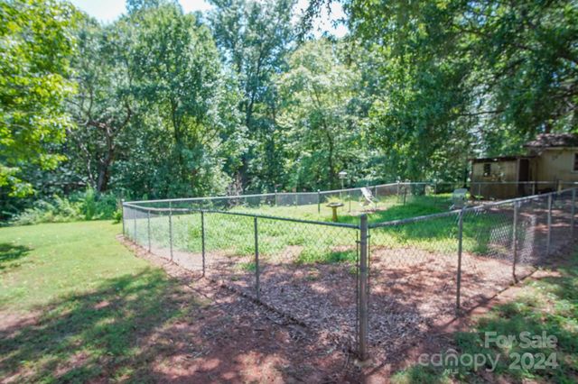 4537 Sunrise Beach Road, Catawba, NC 28609