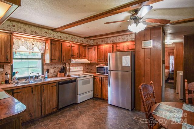4537 Sunrise Beach Road, Catawba, NC 28609