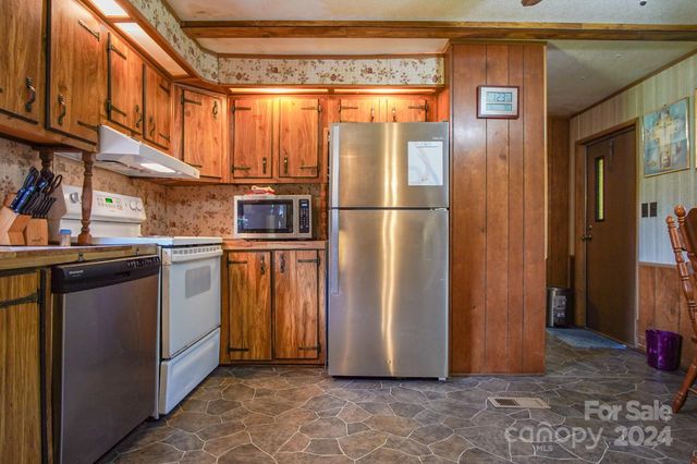 4537 Sunrise Beach Road, Catawba, NC 28609