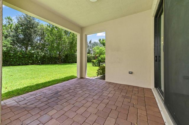 8899 WILLOW COVE Lane, Lake Worth, FL 33467