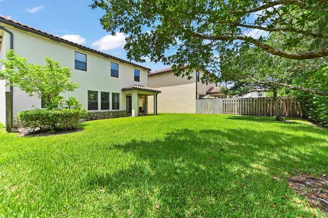 8899 WILLOW COVE Lane, Lake Worth, FL 33467