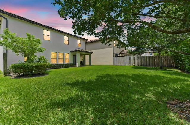 8899 WILLOW COVE Lane, Lake Worth, FL 33467