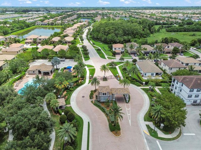 8899 WILLOW COVE Lane, Lake Worth, FL 33467
