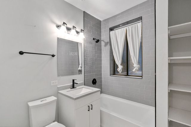 918 W Sunnyside Avenue 1B, Chicago, IL 60640