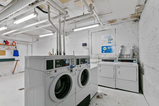 918 W Sunnyside Avenue 1B, Chicago, IL 60640