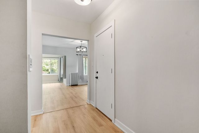 918 W Sunnyside Avenue 1B, Chicago, IL 60640