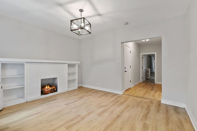 918 W Sunnyside Avenue 1B, Chicago, IL 60640