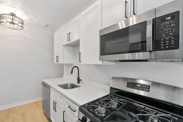 918 W Sunnyside Avenue 1B, Chicago, IL 60640
