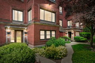 918 W Sunnyside Avenue 1B, Chicago, IL 60640