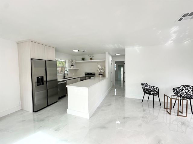 2508 Mckinley St, Hollywood, FL 33020