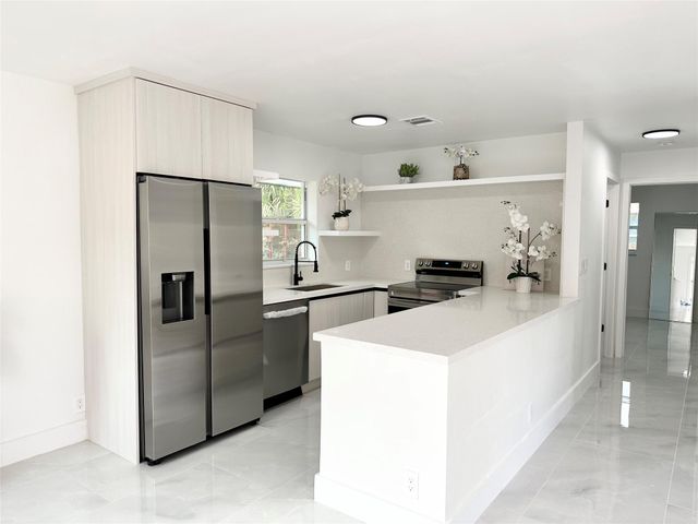 2508 Mckinley St, Hollywood, FL 33020