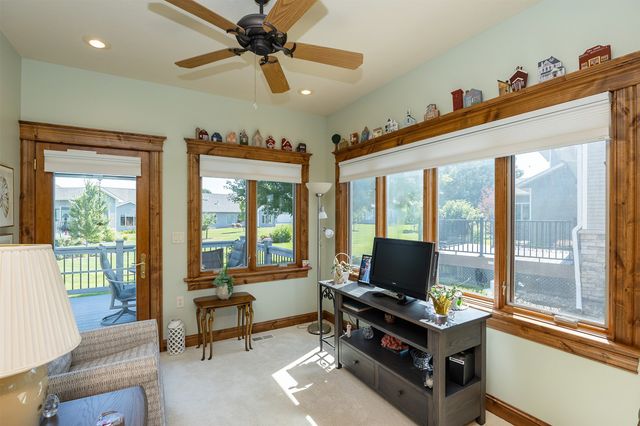 1665 SE Holiday Crest Circle, Waukee, IA 50263