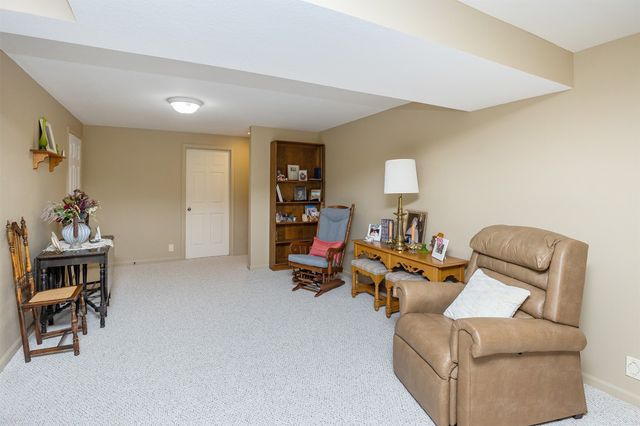 1665 SE Holiday Crest Circle, Waukee, IA 50263