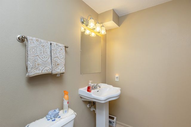 1665 SE Holiday Crest Circle, Waukee, IA 50263