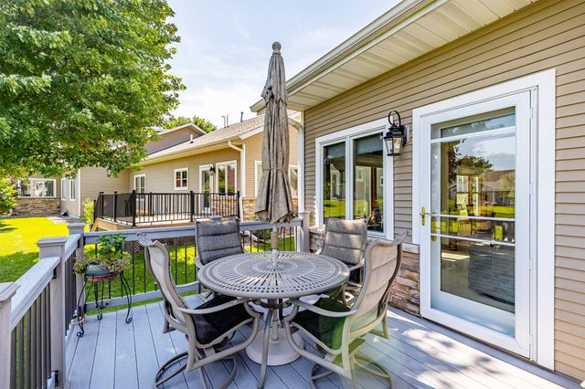 1665 SE Holiday Crest Circle, Waukee, IA 50263