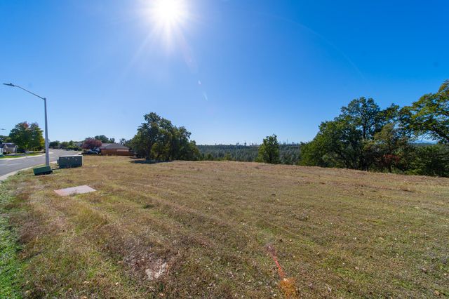 4175 Sunglow Drive, Redding, CA 96001