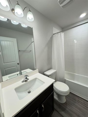 109 Gunther WAY, Taylor, TX 76574