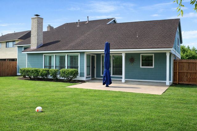 403 Banyan Street, Lake Jackson, TX 77566
