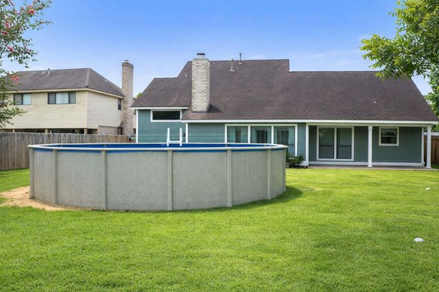403 Banyan Street, Lake Jackson, TX 77566