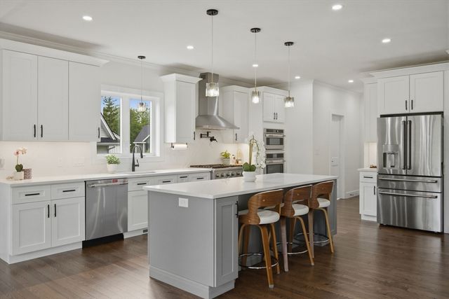 10 Darby Ln, Wilmington, MA 01887