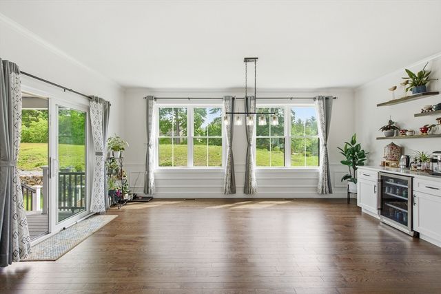 10 Darby Ln, Wilmington, MA 01887