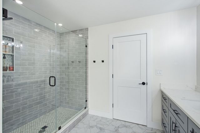 10 Darby Ln, Wilmington, MA 01887