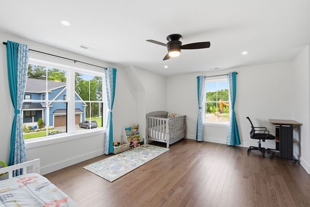 10 Darby Ln, Wilmington, MA 01887