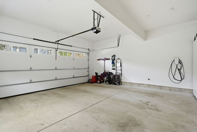 10 Darby Ln, Wilmington, MA 01887