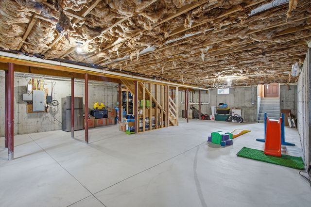 10 Darby Ln, Wilmington, MA 01887