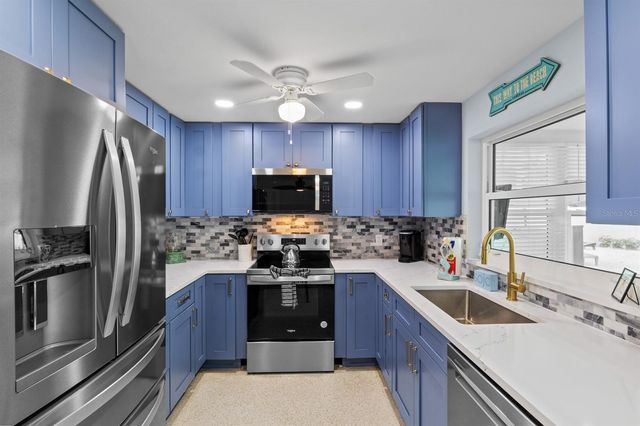 305 67TH STREET, Holmes Beach, FL 34217