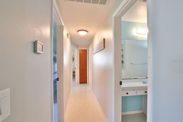 305 67TH STREET, Holmes Beach, FL 34217