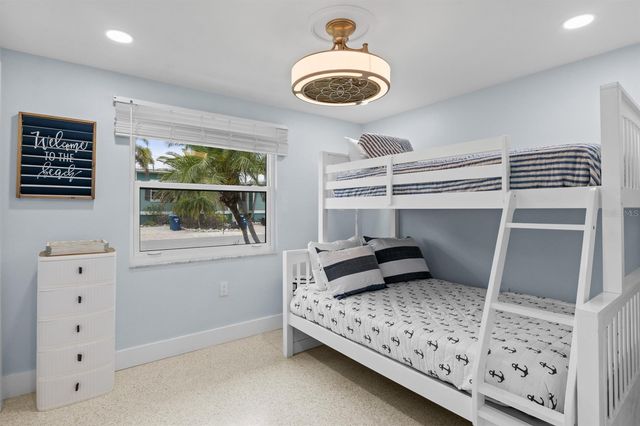 305 67TH STREET, Holmes Beach, FL 34217