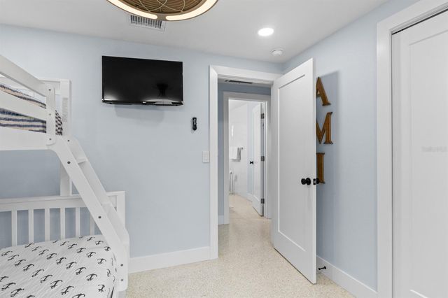 305 67TH STREET, Holmes Beach, FL 34217