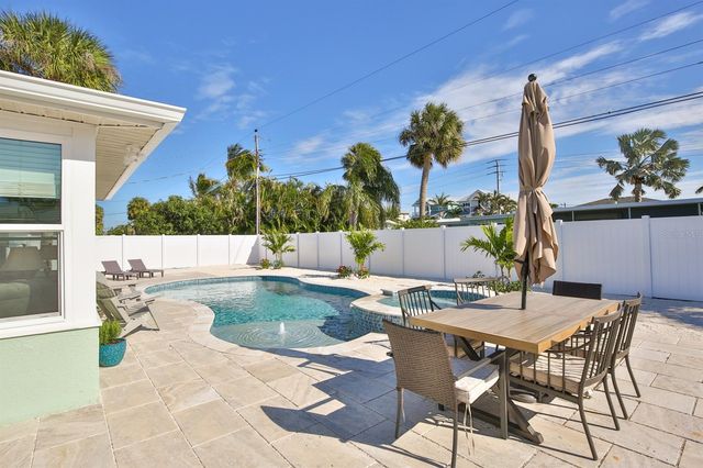 305 67TH STREET, Holmes Beach, FL 34217