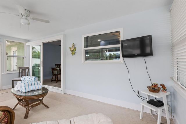 305 67TH STREET, Holmes Beach, FL 34217